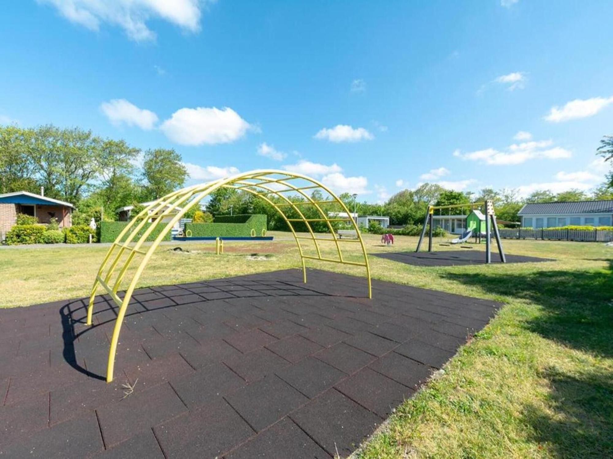 Holiday Home With Fabulous Garden Sint Maartensvlotbrug Exterior foto