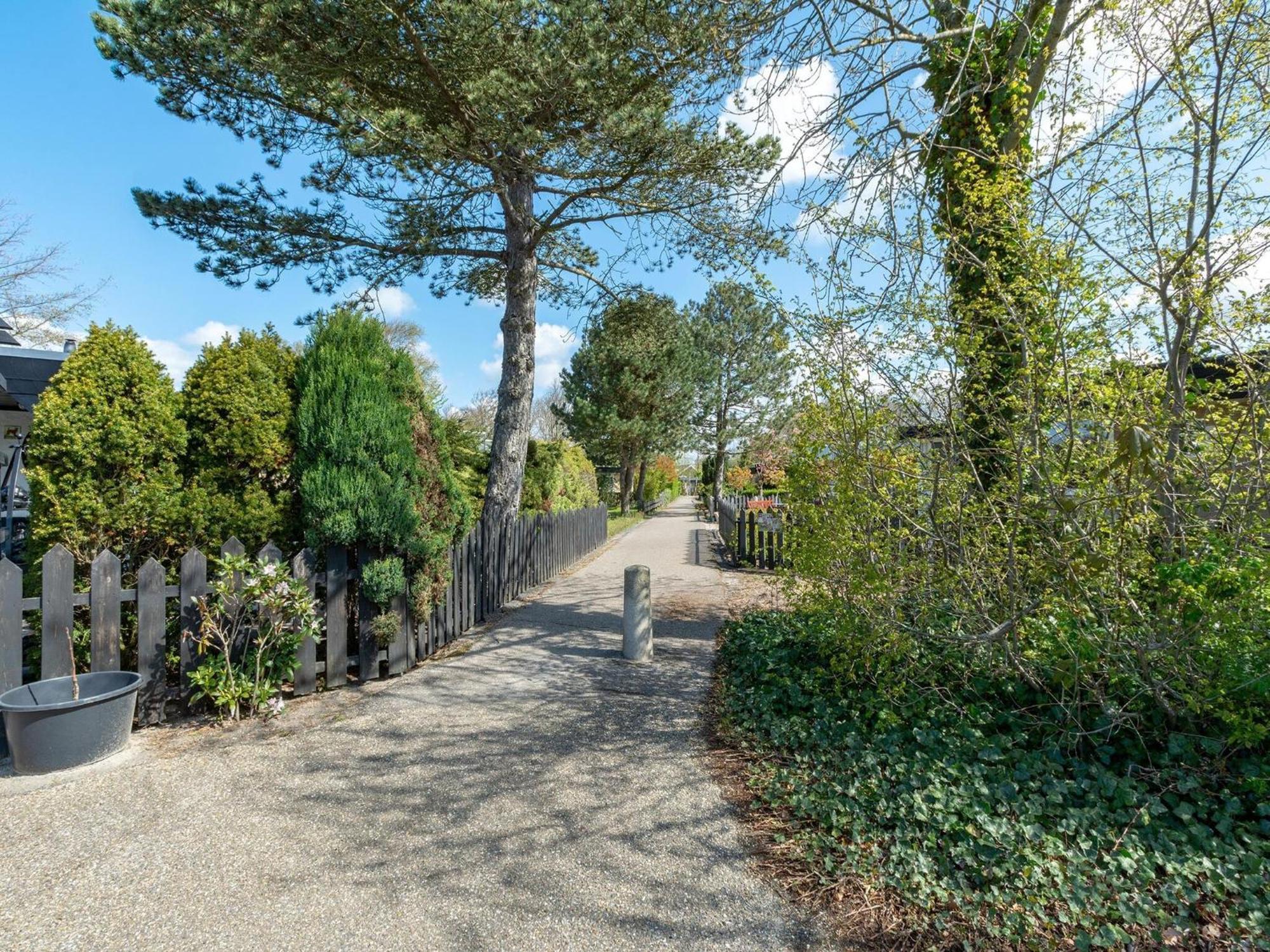 Holiday Home With Fabulous Garden Sint Maartensvlotbrug Exterior foto